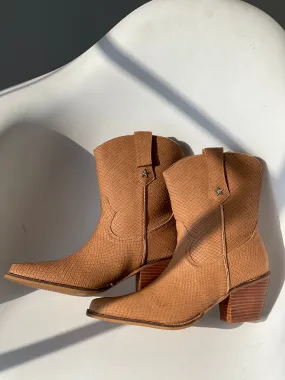 Alice Western Ripple Cowboy Boot In Whiskey