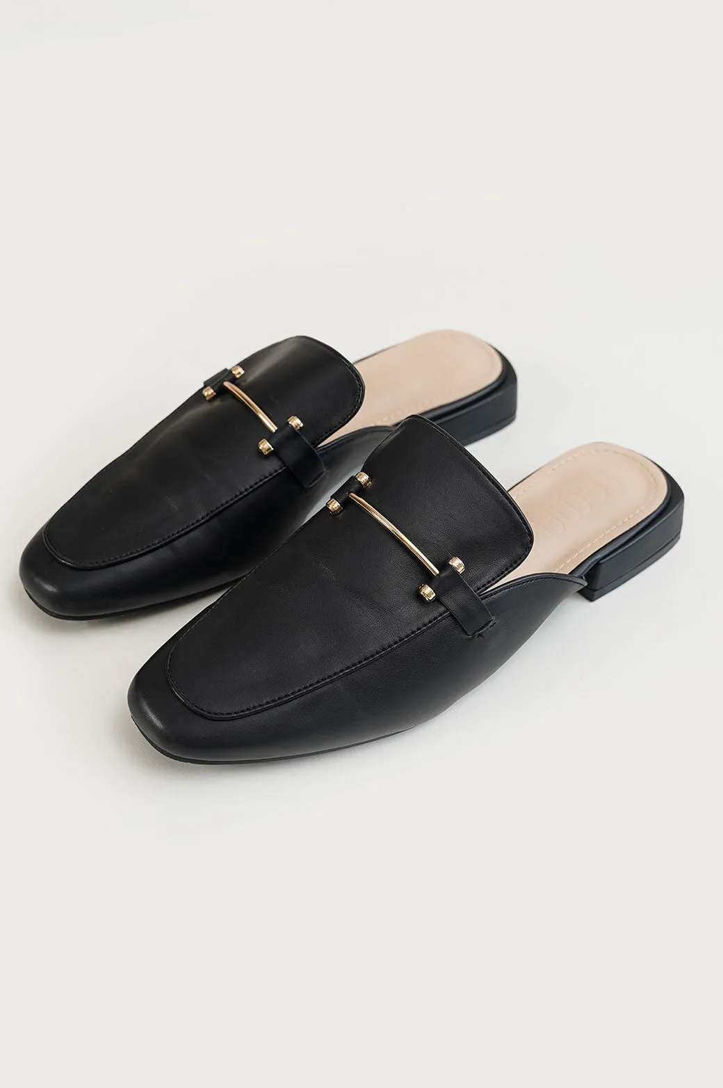 MINIMALIST MULES